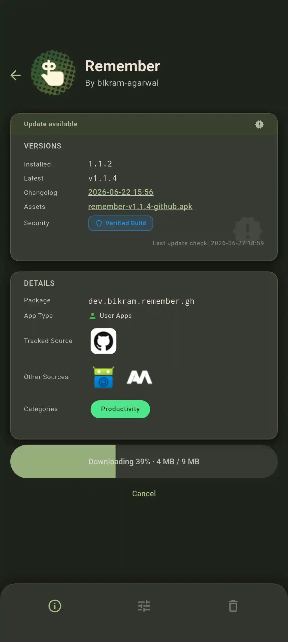 App detail shows source, installed version, releases, and installer options.